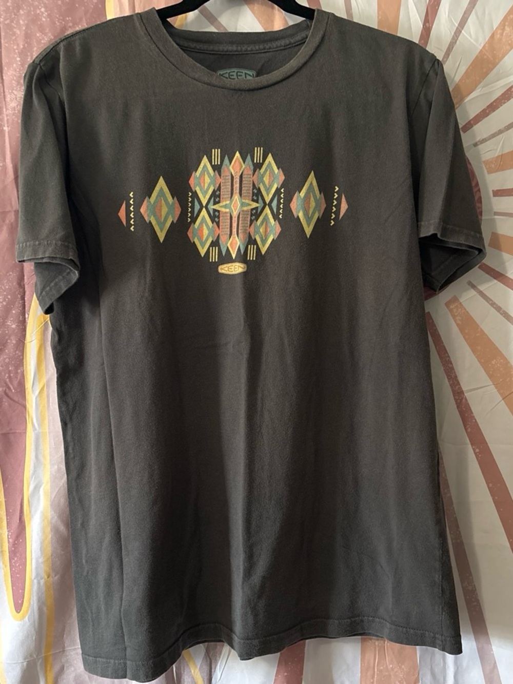 Keen Men's Y2K Grey Aztec Graphic Short-Sleeve Shirt organic cotton